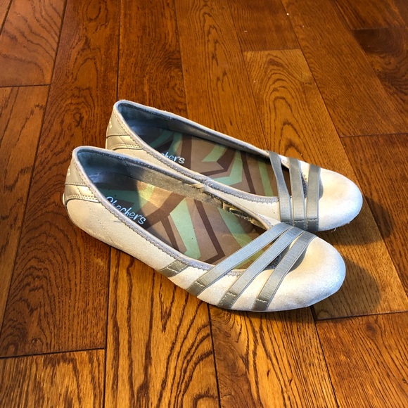 Skechers Flats - Picture 1 of 4